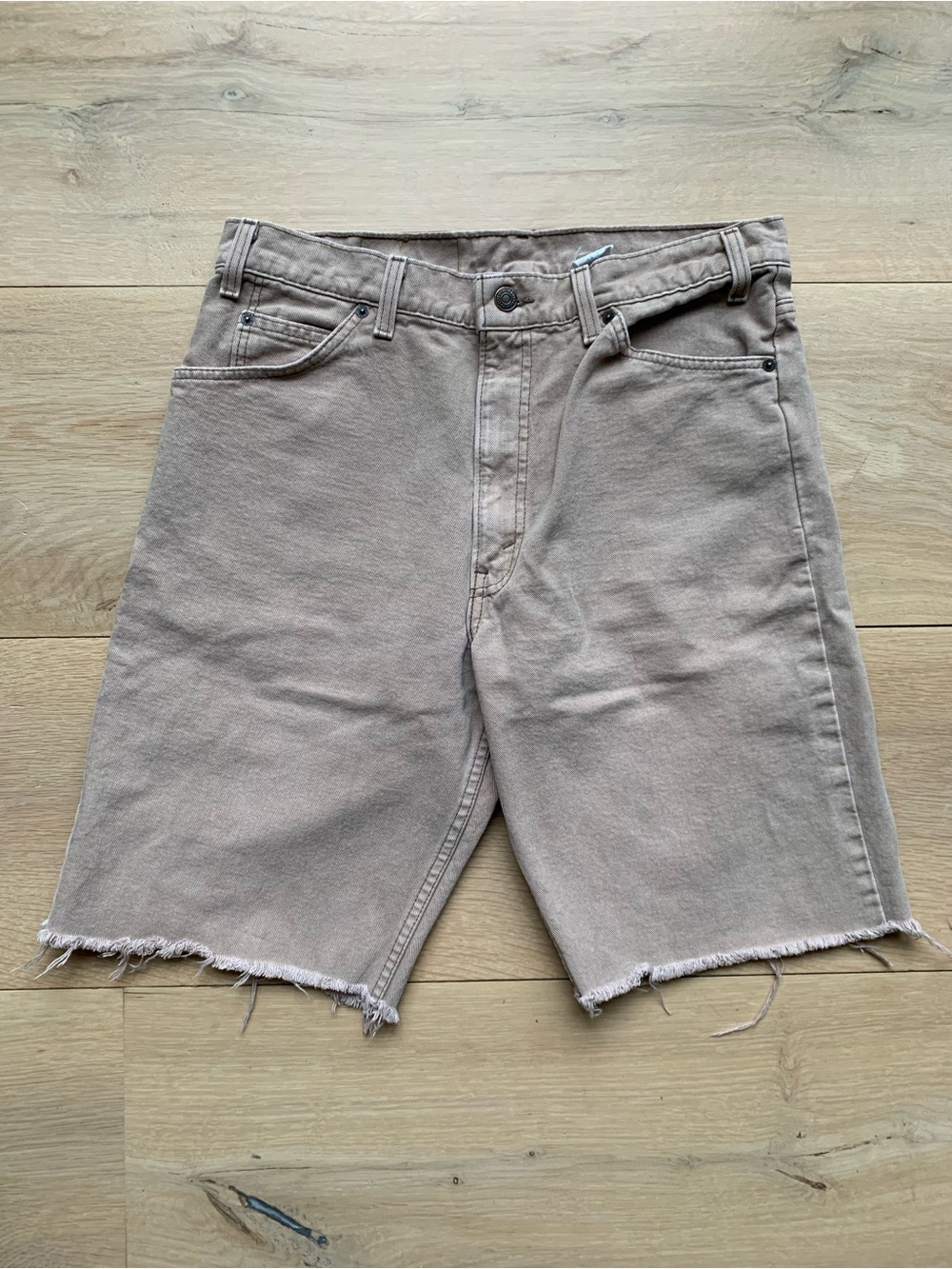 Vintage Levi’s 550 tan cut offs